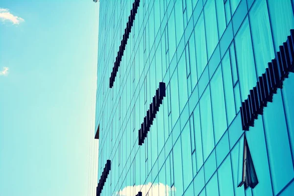 Moderno Edificio Oficinas Sobre Fondo Despejado Retro Estilizado Colorido Efecto — Foto de Stock