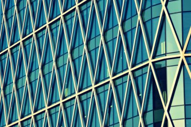 Modern ofis açık gökyüzü arka plan üzerinde. Retro stilize renkli ton filtre efekti