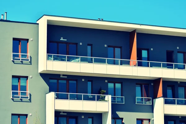 Modern apartmanın dış. Retro renkleri stilizasyon