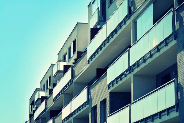 Modern Appartement Gebouw Buitenkant Retro Kleuren Stilering — Stockfoto