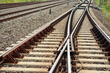 Demiryolu tren istasyonunda