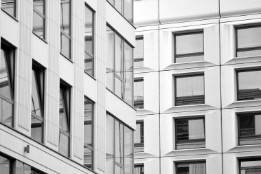 Modern ofis binası duvar yapılmış çelik ve cam. Siyah ve beyaz.