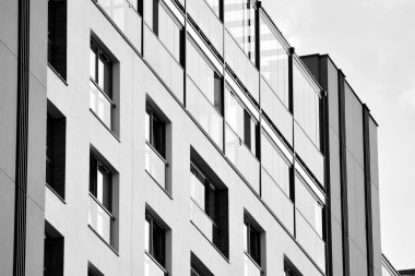 Modern apartman dış görünüşü. siyah ve beyaz.