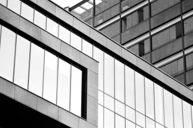 Modern ofis binası duvar yapılmış çelik ve cam. Siyah ve beyaz.