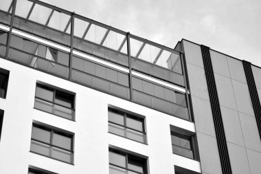 Modern apartman dış görünüşü. siyah ve beyaz.