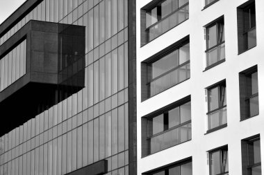 Modern apartman dış görünüşü. siyah ve beyaz.