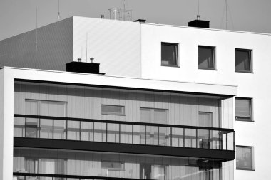 Modern apartman dış görünüşü. siyah ve beyaz.