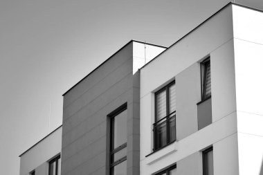 Modern apartman dış görünüşü. siyah ve beyaz.