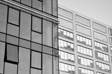 Modern ofis binası duvar yapılmış çelik ve cam. Siyah ve beyaz.