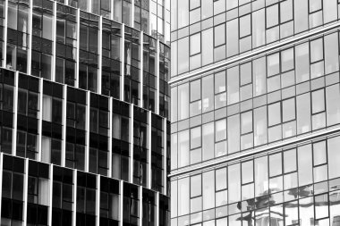 Modern ofis binası duvar yapılmış çelik ve cam. Siyah ve beyaz.