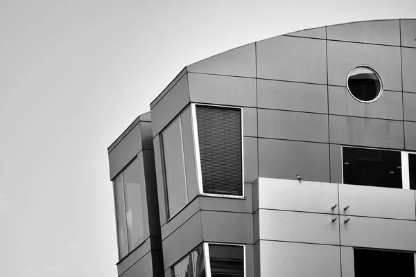 Moderno Edificio Oficinas Pared Acero Vidrio Blanco Negro — Foto de Stock