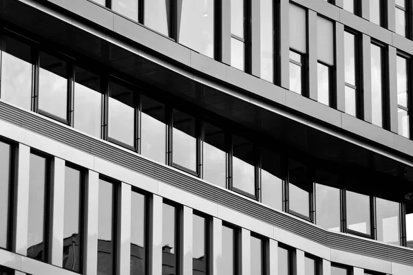 Modern Ofis Binası Duvar Yapılmış Çelik Cam Siyah Beyaz — Stok fotoğraf