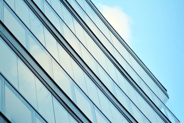 Çağdaş mimarinin soyut parçası. Konut modern bina