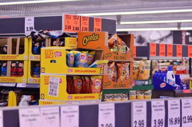 Varşova, Polonya. 3 Eylül 2018. İç süpermarket Lidl. 
