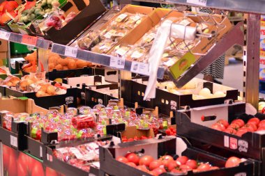 Varşova, Polonya. 3 Eylül 2018. İç süpermarket Lidl. 