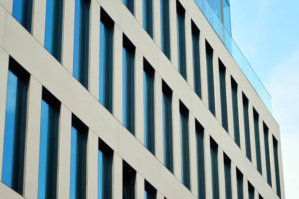 Abstraktes Fragment Zeitgenössischer Architektur Wände Aus Glas Und Beton Glasvorhangwand — Stockfoto