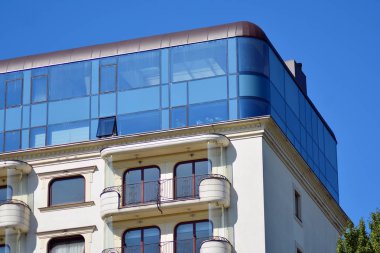  Çağdaş mimarinin soyut parçası. Konut modern bina