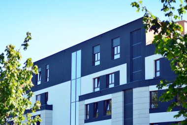  Çağdaş mimarinin soyut parçası. Konut modern bina