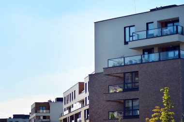  Çağdaş mimarinin soyut parçası. Konut modern bina