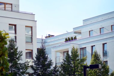  Çağdaş mimarinin soyut parçası. Konut modern bina