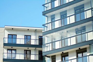  Çağdaş mimarinin soyut parçası. Konut modern bina