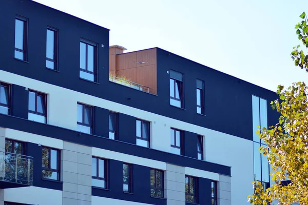  Çağdaş mimarinin soyut parçası. Konut modern bina