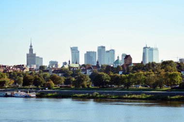 Varşova, Polonya. 12 Eylül 2018. Eski şehir ve gökdelenler Panoraması