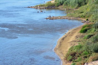 Yaz nehir banka. Doğal kavramı