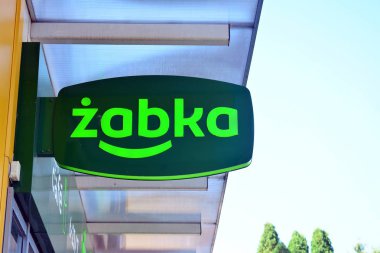 Varşova, Polonya. 16 Eylül 2018. Zabka imzalamak. Şirket tabela Zabka.