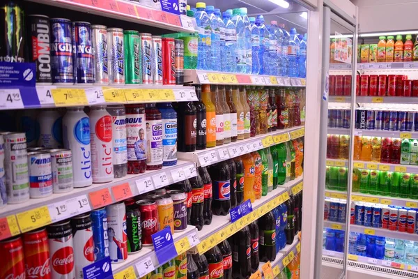 Varşova, Polonya. 16 Eylül 2018. İç süpermarket Zabka. 