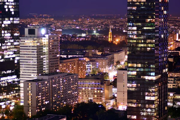 Moderno Edificio Oficinas Por Noche Luces Nocturnas Edificio Oficinas Centro — Foto de Stock