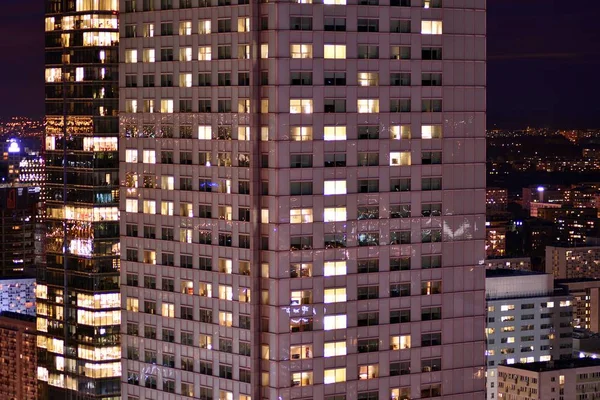 Modern Kontorsbyggnad Natten Nattlampor Staden Kontorsbyggnad Downtown Stadsbilden Visa — Stockfoto