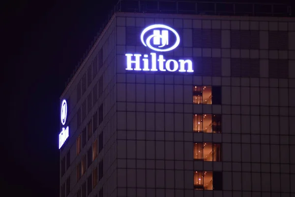 Warsaw Poland September 2018 Sign Hilton Company Signboard Hilton — Stock Photo, Image