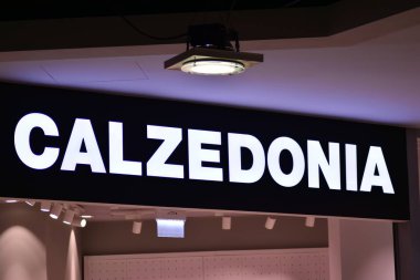 Szczecin, Polonya. 6 Ekim 2018. Calzedonia imzala. Şirket tabela Calzedonia.