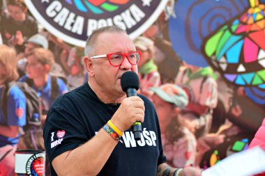 Varşova, Polonya. 16 Ekim 2018. Avrupa Meydanı. Avrupa günü, geri yükleme sırasında kalbin faaliyetlerin organize Wosp Vakfı gibi birçok kişi tarafından aynı anda Kardiyopulmoner resüsitasyon bir kayıtta mümkün olduğunca.