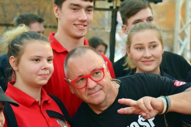 Varşova, Polonya. 16 Ekim 2018. Avrupa Meydanı. Jurek Owsiak, Noel sadaka büyük Orkestrası (Wielka Orkiestra Swiatecznej Pomocy Wosp Başkanı) 