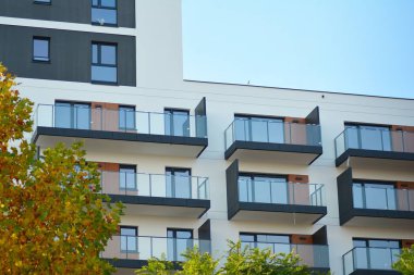  Modern, lüks apartman binası.