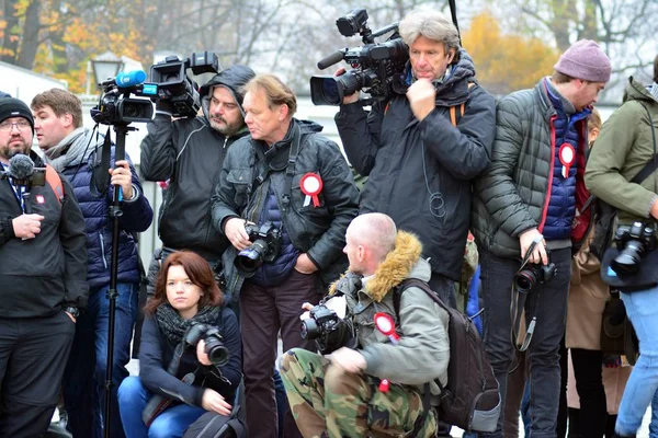 Varsovia Polonia Noviembre 2018 Muchos Fotógrafos Sosteniendo Cámara — Foto de Stock