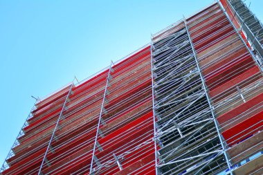 Bina yapım aşamasında şehir