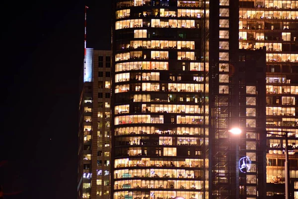 Modern Kantoorgebouw Nacht Nachtverlichting Stad Kantoorgebouw Downtown Stadsgezicht Weergave — Stockfoto