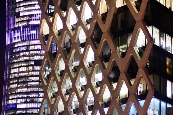 Edifício Escritórios Moderno Noite Luzes Noturnas Prédio Escritórios Cidade Centro — Fotografia de Stock