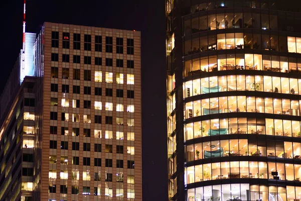 Modern Kantoorgebouw Nacht Nachtverlichting Stad Kantoorgebouw Downtown Stadsgezicht Weergave — Stockfoto