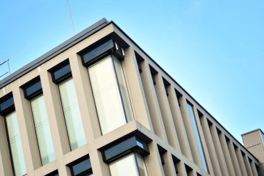 Modern ofis binası cephe parçası. Cam duvar soyut tekstürlü dış.