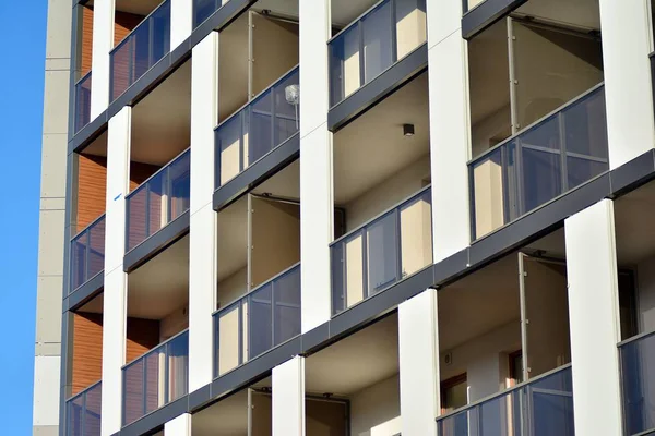 Modernos Edificios Apartamentos Día Soleado Con Cielo Azul Fachada Moderno —  Fotos de Stock