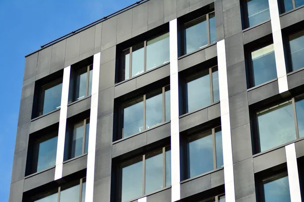 Facade Fragment Modern Kontorsbyggnad Utsidan Glasvägg Med Abstrakt Konsistens — Stockfoto
