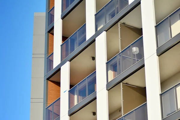 Modernos Edificios Apartamentos Día Soleado Con Cielo Azul Fachada Moderno —  Fotos de Stock