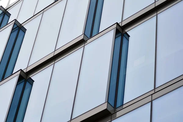 Fassadenfragment Eines Modernen Bürogebäudes Außenseite Der Glaswand Mit Abstrakter Textur — Stockfoto