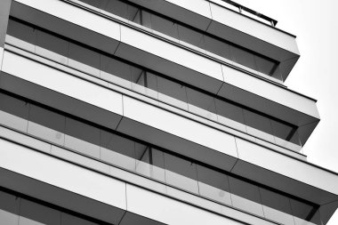 Çağdaş mimarinin soyut parçası. Konut modern bina. Siyah ve beyaz.