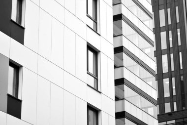 Çağdaş mimarinin soyut parçası. Konut modern bina. Siyah ve beyaz.