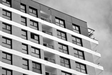 Çağdaş mimarinin soyut parçası. Konut modern bina. Siyah ve beyaz.